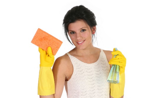 Detailed bathroom deep cleaning in a BR1 property