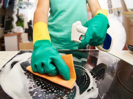 Deep cleaning a wool rug in a local BR1 property