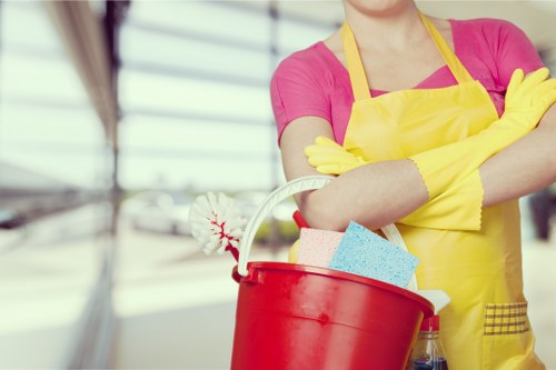 Oven cleaning service for a compact kitchen in BR1